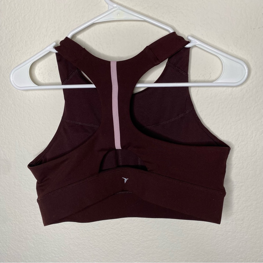 Matching athletic top and leggings - Picture 7 of 15